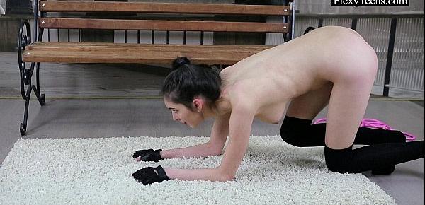  Flexible Ariella shows incredible nude gymnastics